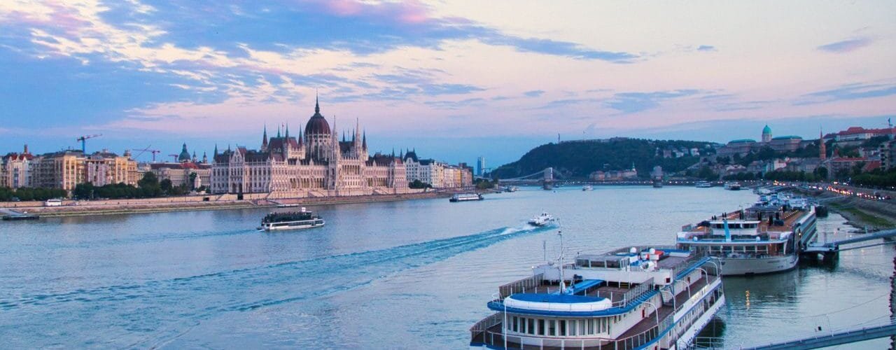 tras-la-estela-del-danubio:-como-recorrer-el-gran-rio-de-europa,-en-barco,-en-bici-o-a-pie