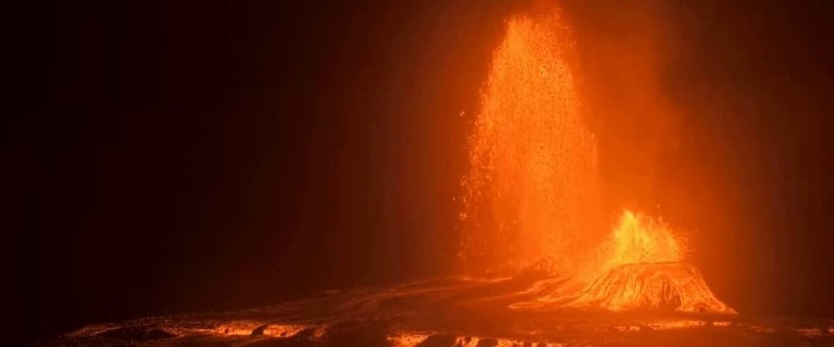 erupcion-reciente-del-volcan-kilauea:-chorros-de-lava-superan-los-200-metros-en-hawai