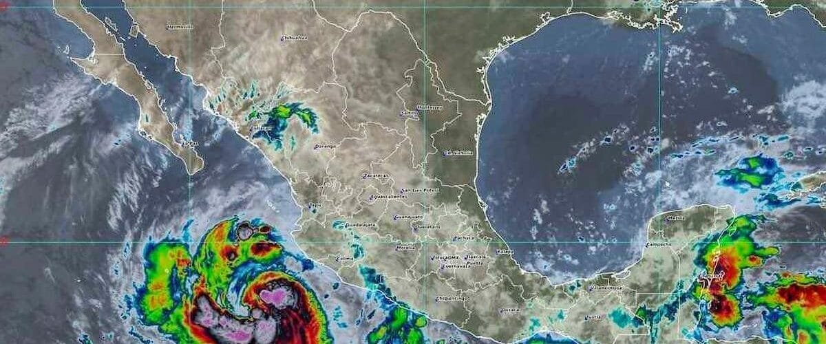 huracan-priscilla-gana-fuerza-frente-a-la-costa-del-pacifico-mexicano